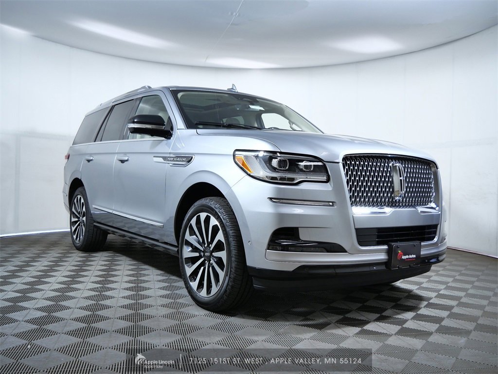 Used 2022 Lincoln Navigator Reserve image 1