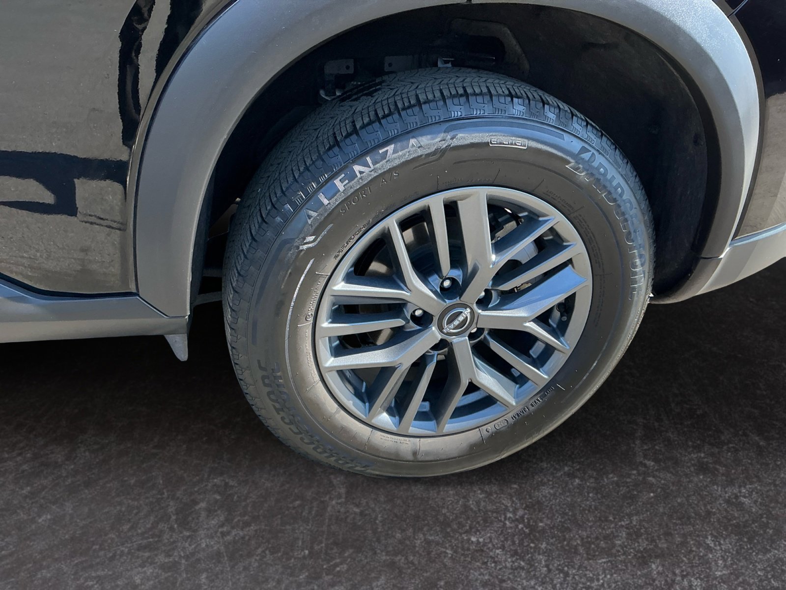 Used 2024 Nissan Rogue S image 9