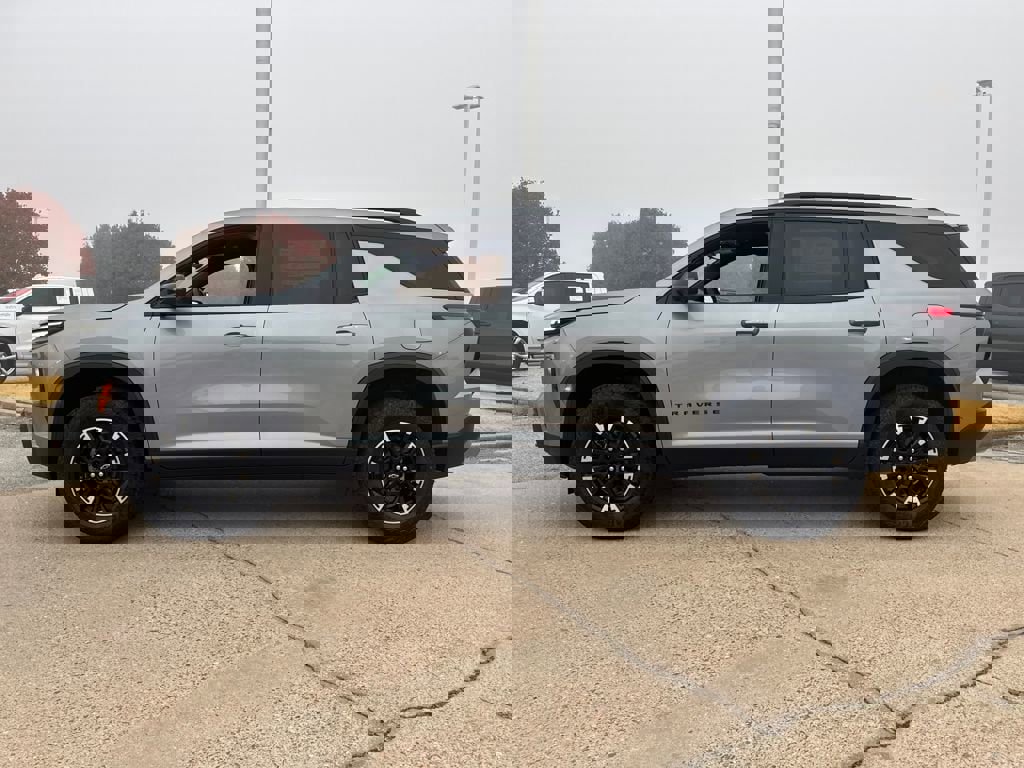 New 2026 Chevrolet Traverse Z71 w/ Enhanced Driving Package image 2