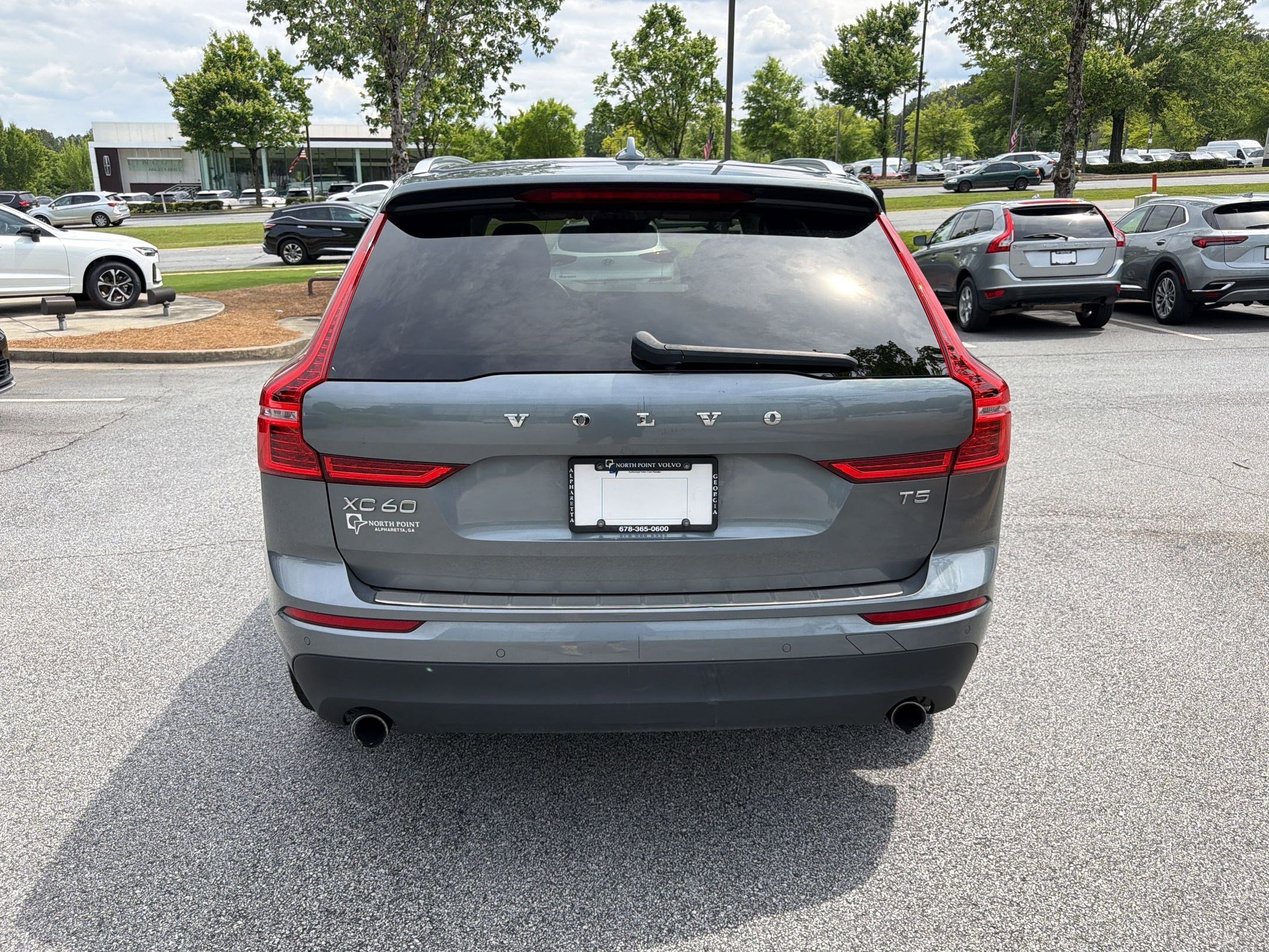 Used 2019 Volvo XC60 T5 Momentum w/ Premium Package FWD image 10