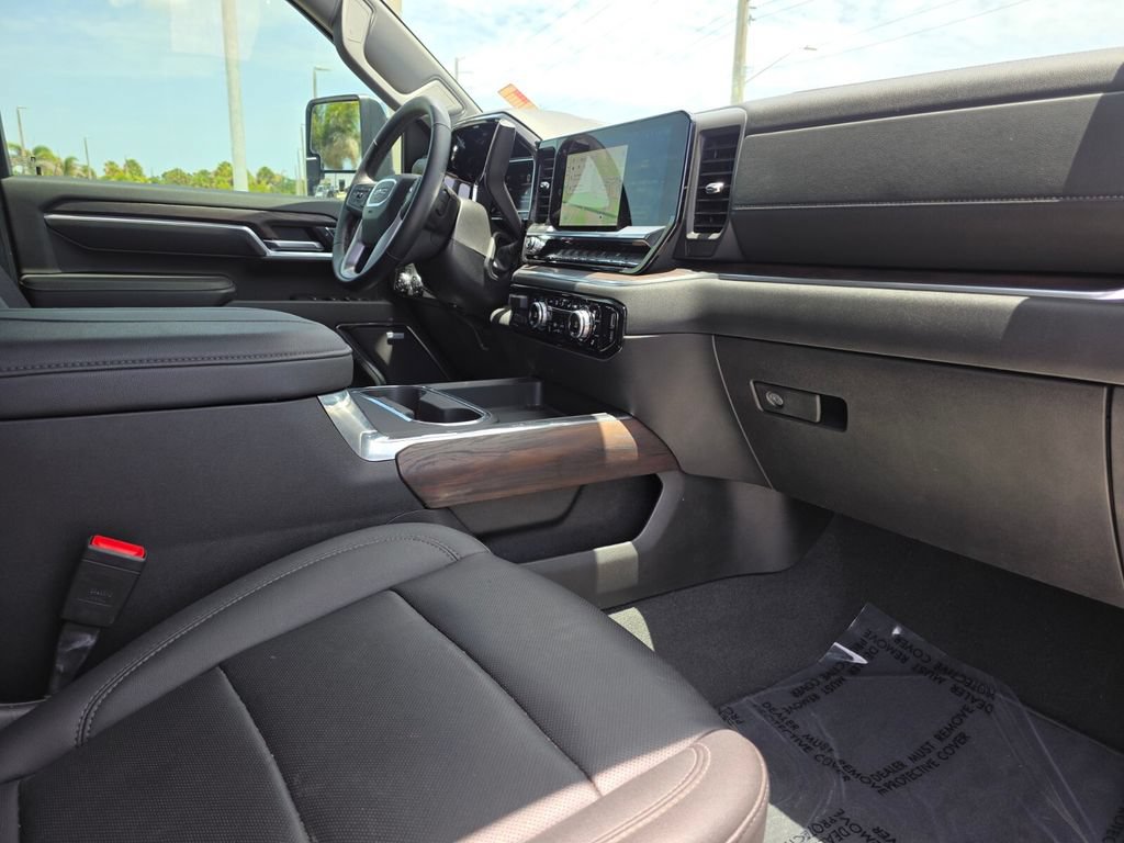 Used 2025 GMC Sierra 2500 SLT w/ SLT Premium Package AWD/4WD image 14