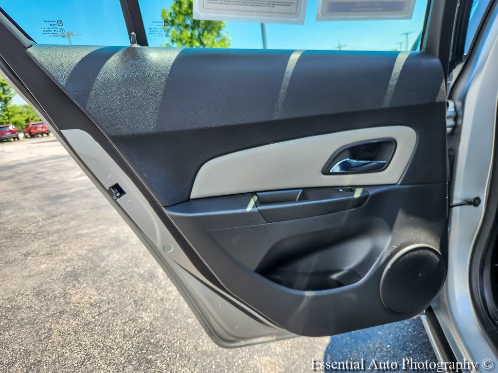 Used 2013 Chevrolet Cruze LS FWD image 16