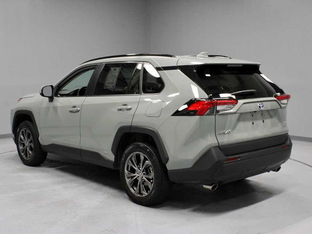 Used 2023 Toyota RAV4 XLE Premium AWD/4WD image 8