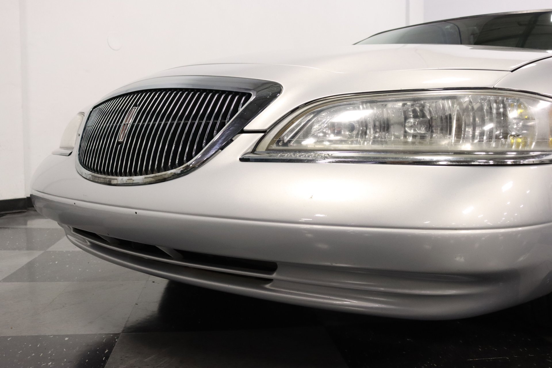 Used 1998 Lincoln Mark VIII RWD image 24