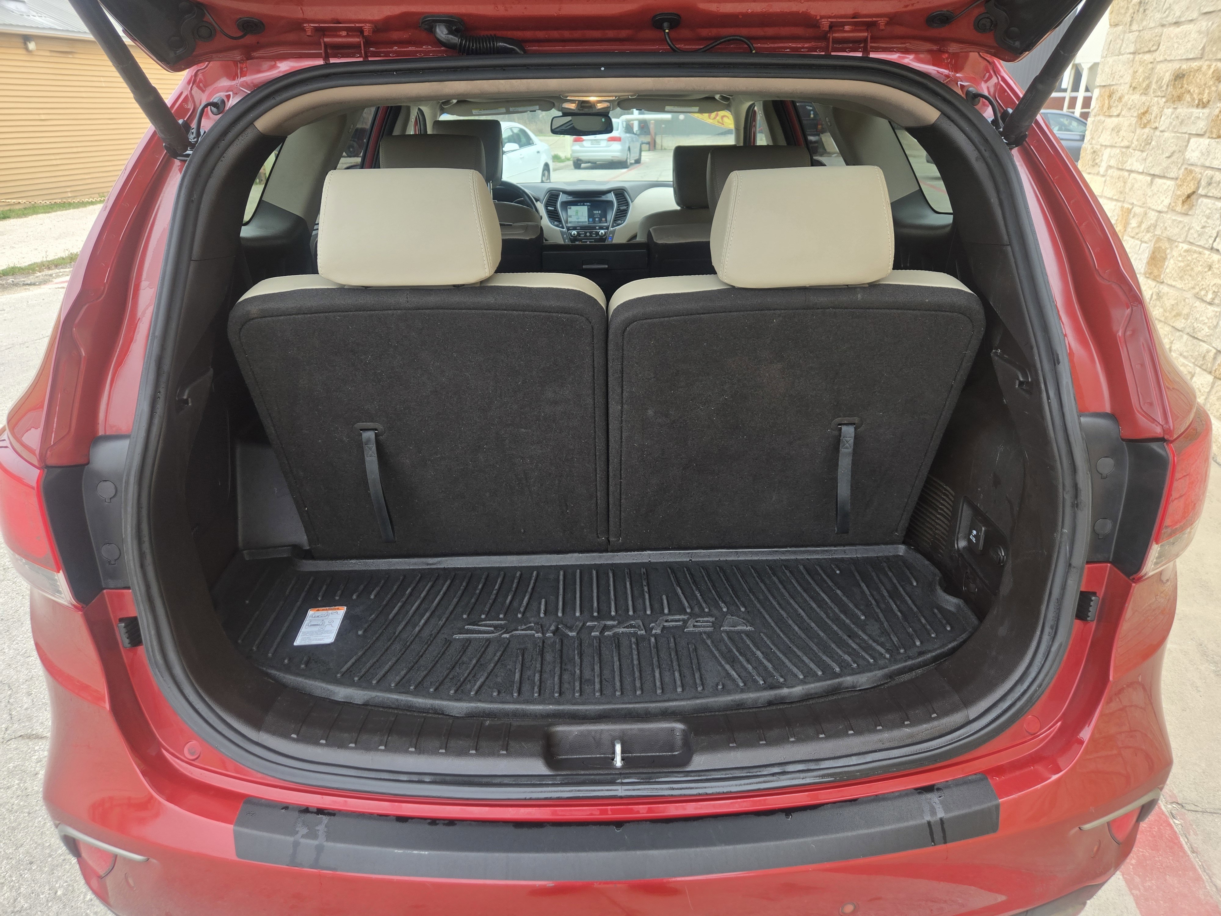 Used 2017 Hyundai Santa Fe SE Ultimate 3.3L Auto w/ SE Ultimate Tech Package 03 image 18