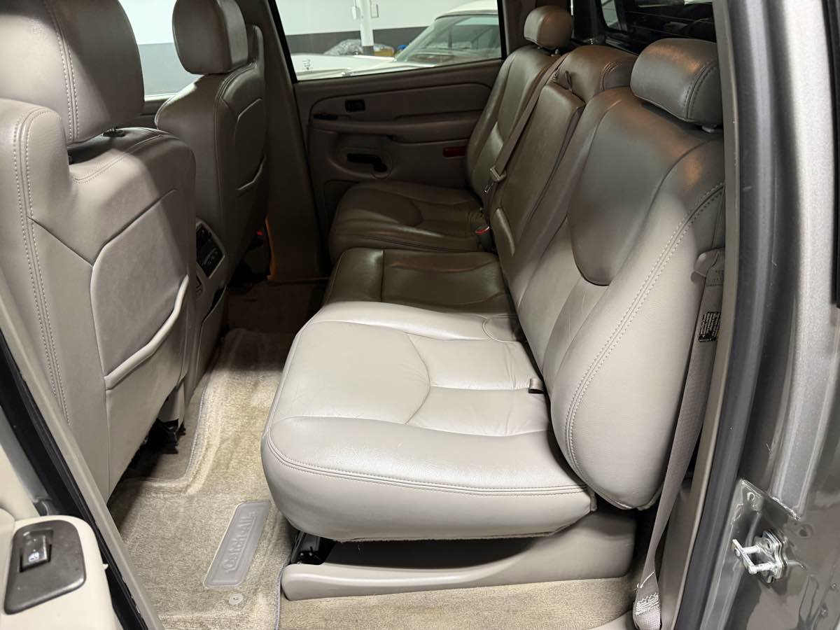 Used 2006 GMC Sierra 2500 SLT w/ Heavy-Duty Power Package image 21