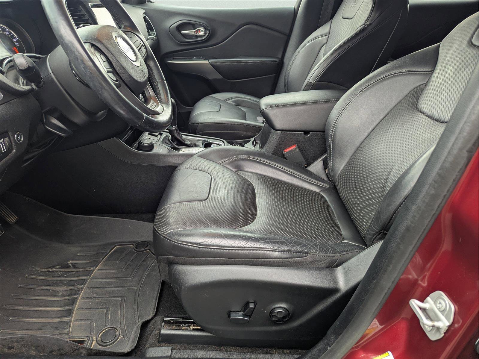 Used 2020 Jeep Cherokee Limited image 19