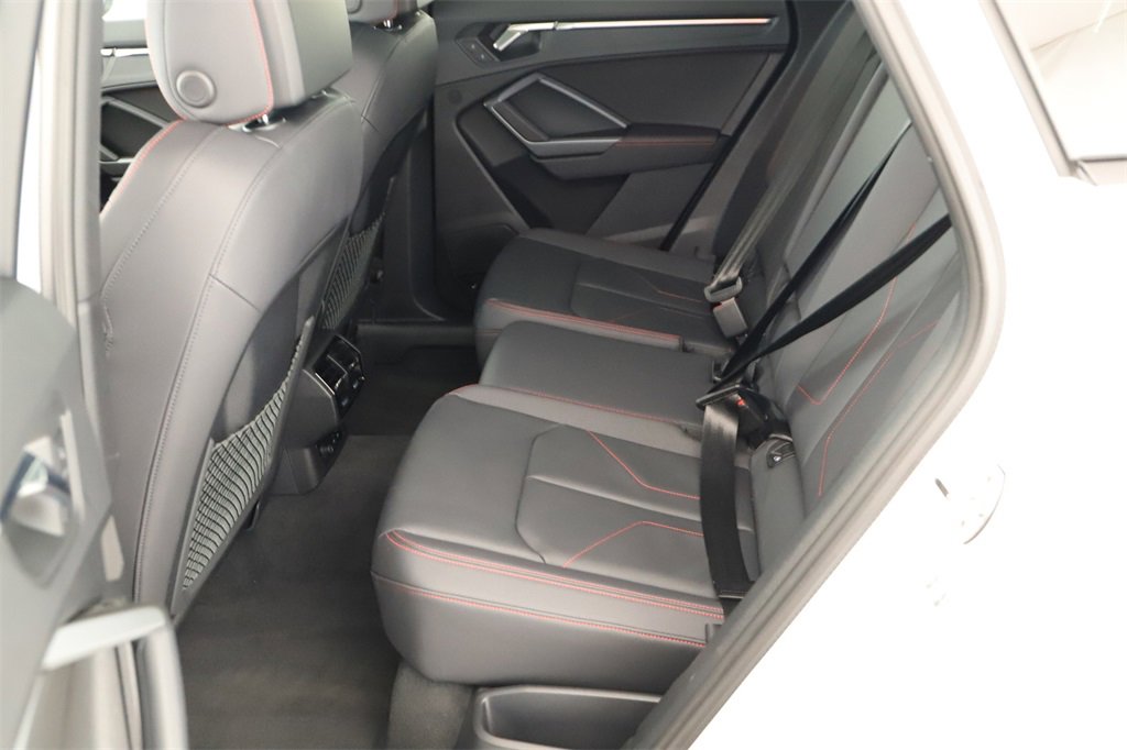 Certified 2025 Audi Q3 2.0T Premium Plus w/ Premium Plus Package image 28