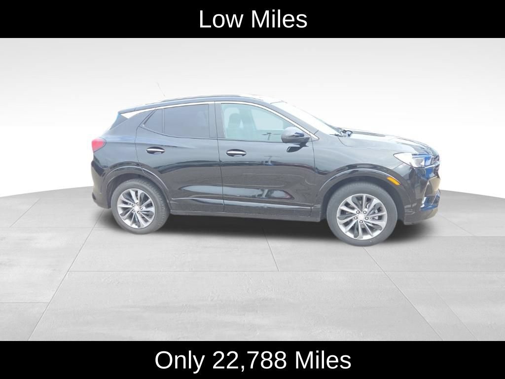 Used 2023 Buick Encore GX Select w/ Experience Buick Package AWD/4WD image 2
