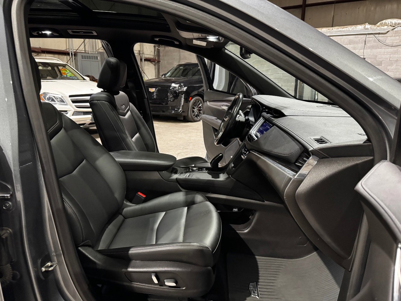 Used 2022 Cadillac XT6 Luxury AWD/4WD image 19