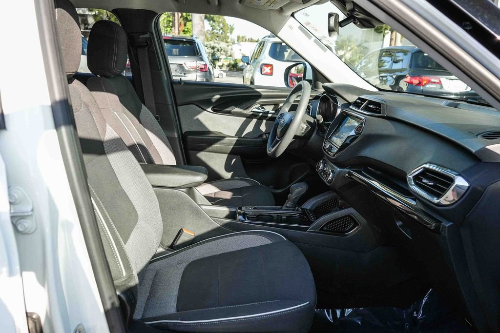 Used 2023 Chevrolet TrailBlazer LT w/ Convenience Package FWD image 15
