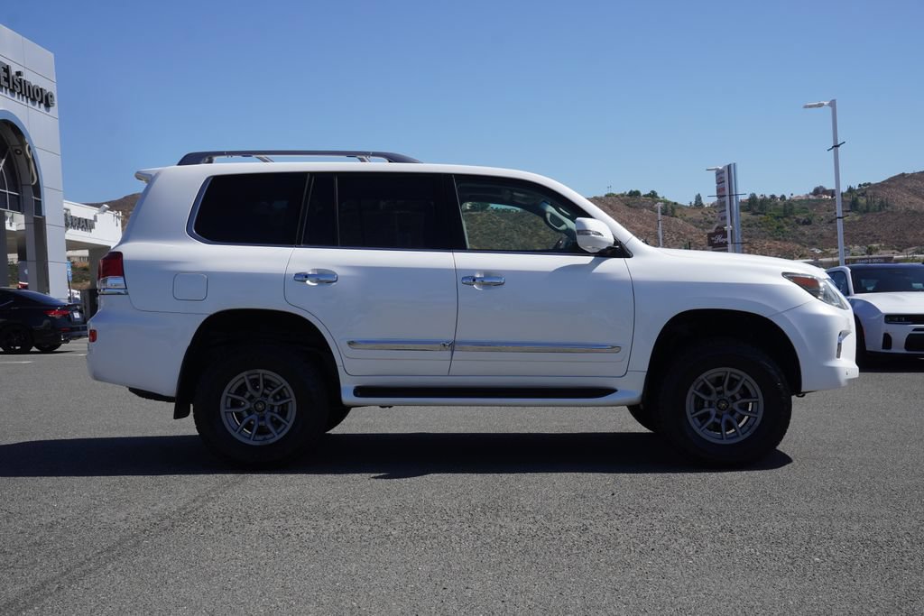 Used 2014 Lexus LX 570 4WD w/ Luxury Package image 3