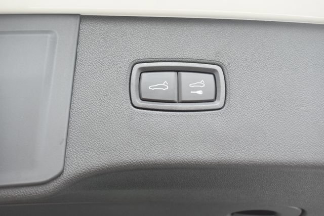 Used 2026 Porsche Cayenne AWD/4WD image 47