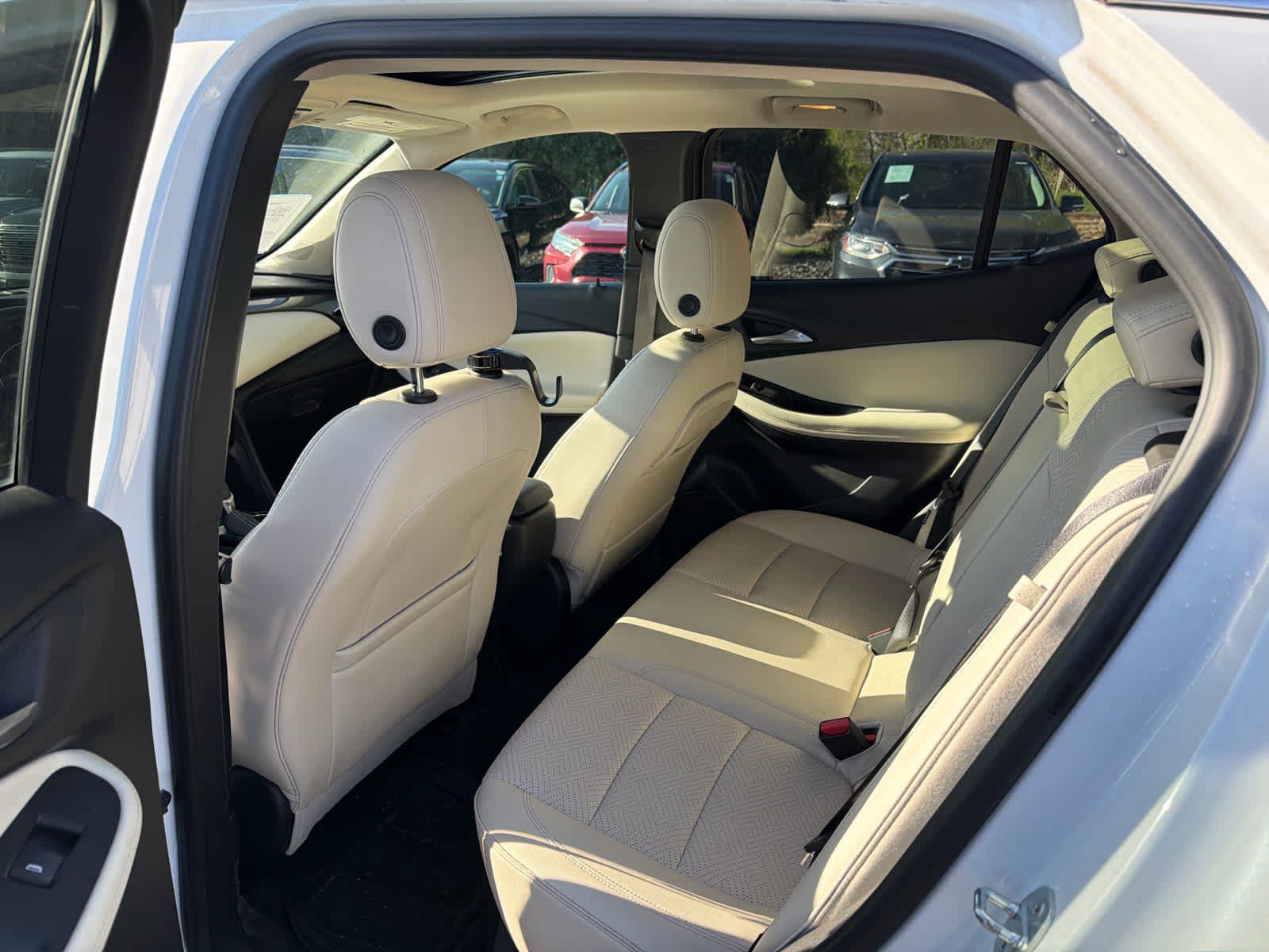 Used 2021 Buick Encore GX Essence w/ Advanced Technology Package AWD/4WD image 6