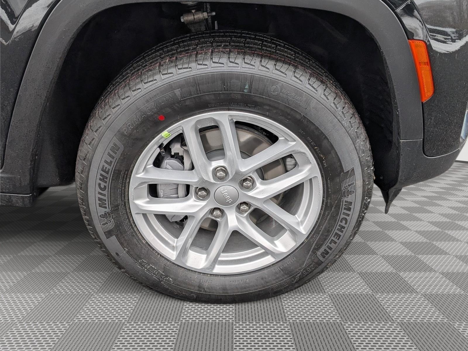New 2026 Jeep Grand Cherokee Laredo AWD/4WD image 5