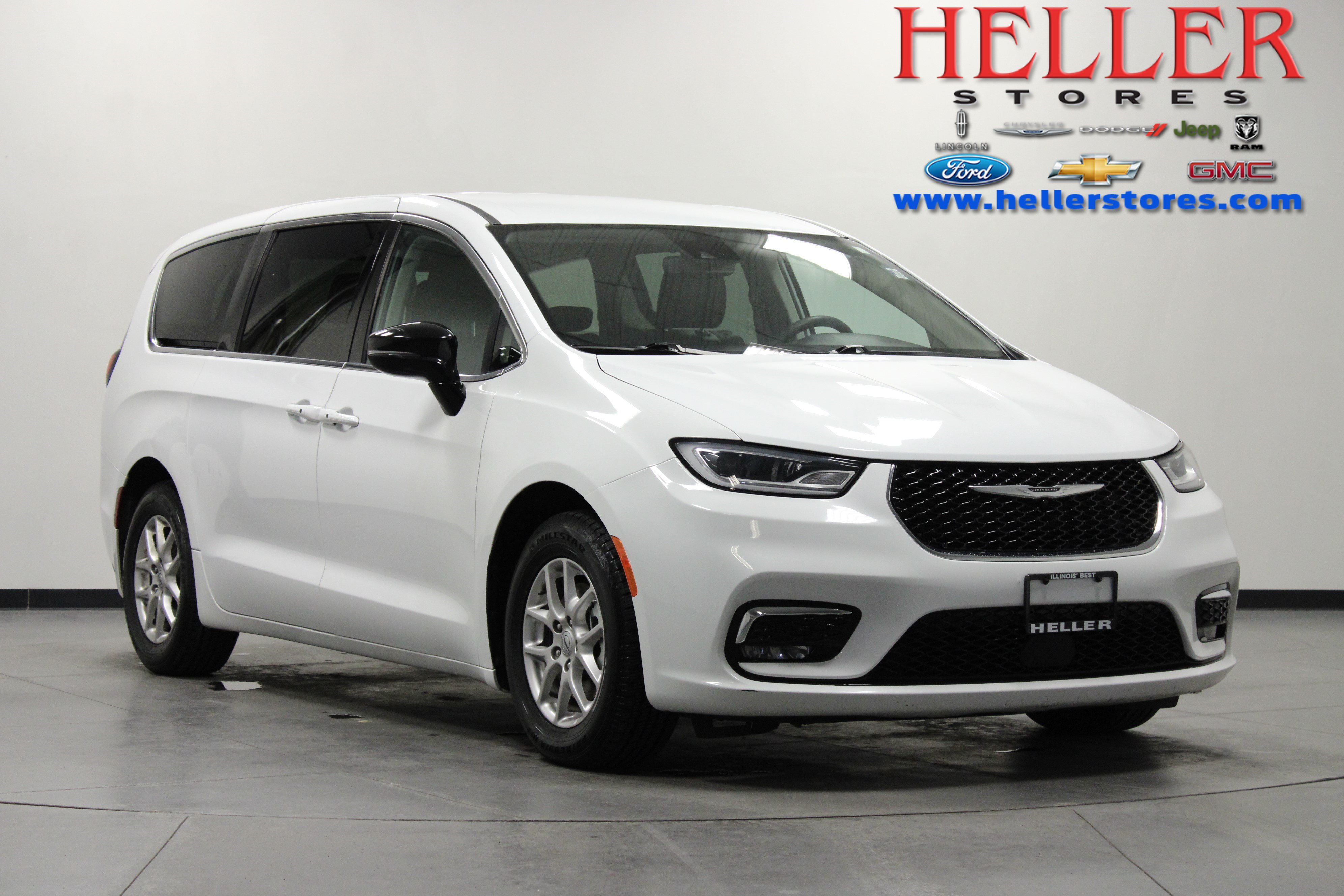 Used 2024 Chrysler Pacifica Touring-L