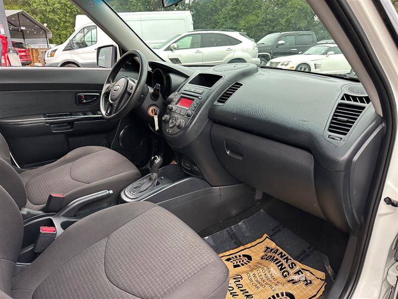 Used 2013 Kia Soul image 16