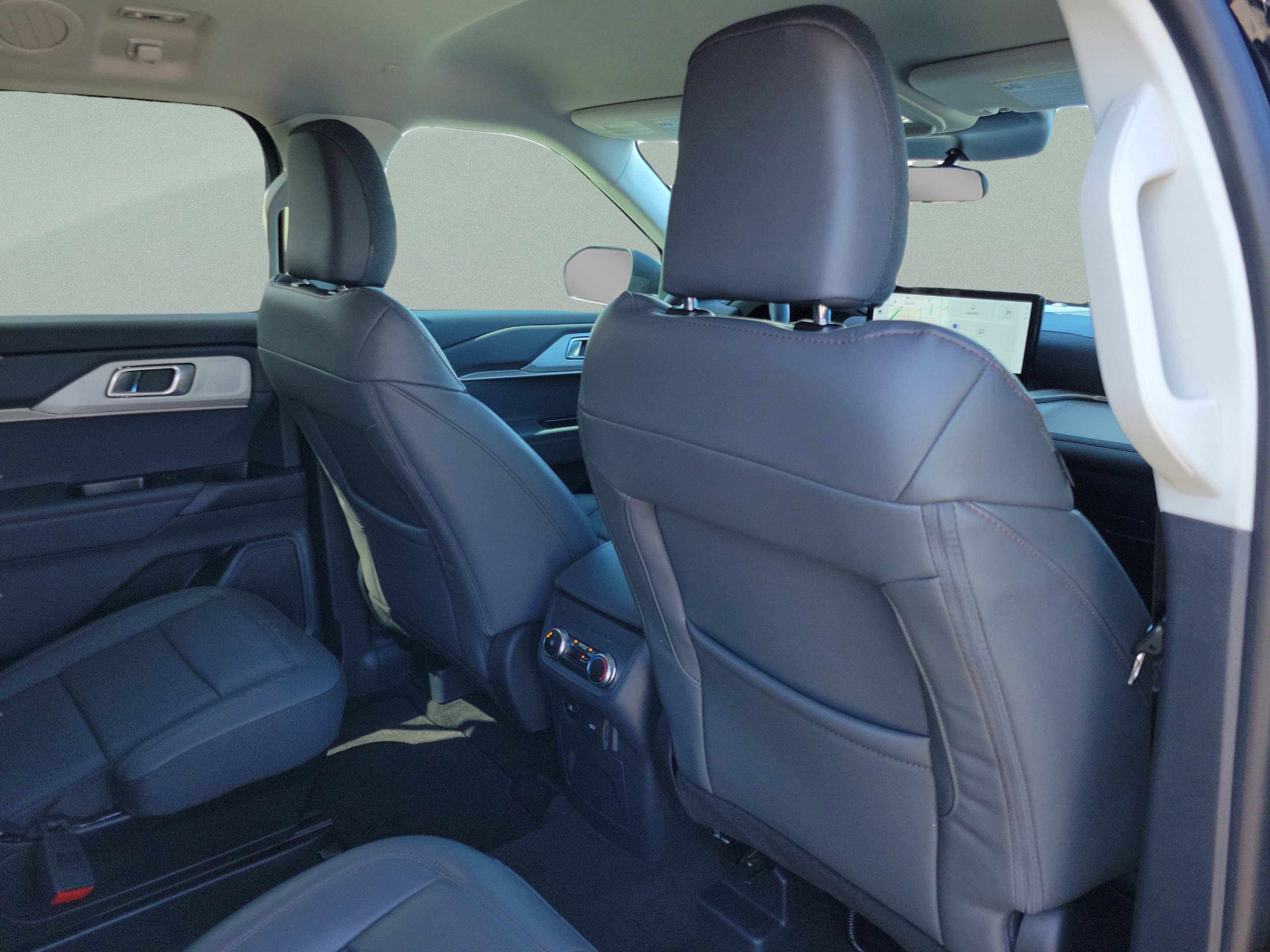 New 2026 Ford Explorer Active w/ Active Comfort Package RWD image 25