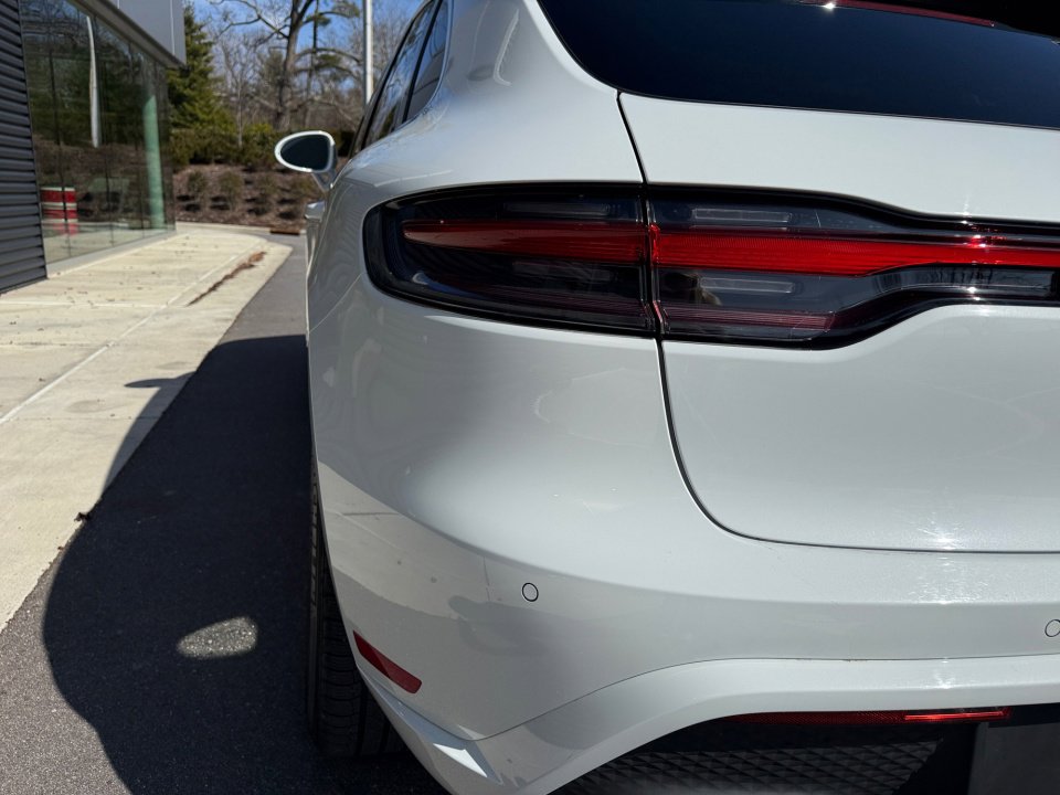Certified 2025 Porsche Macan image 14