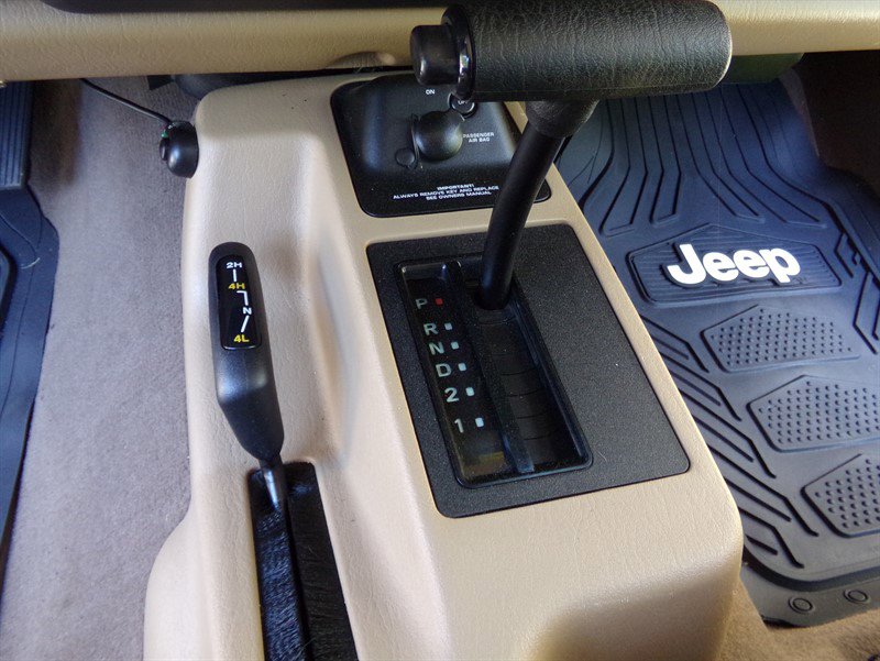 Used 2000 Jeep Wrangler Sahara AWD/4WD image 41