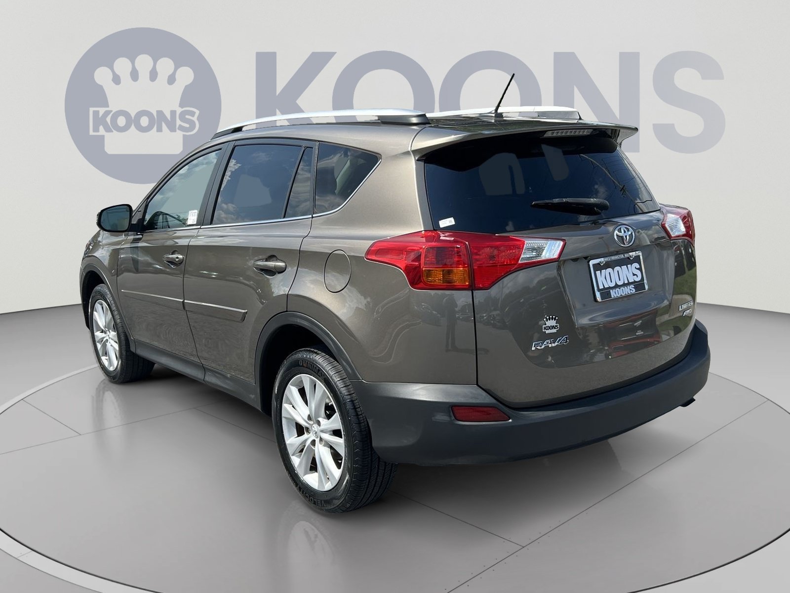 Used 2015 Toyota RAV4 Limited w/ Technology Package AWD/4WD image 4