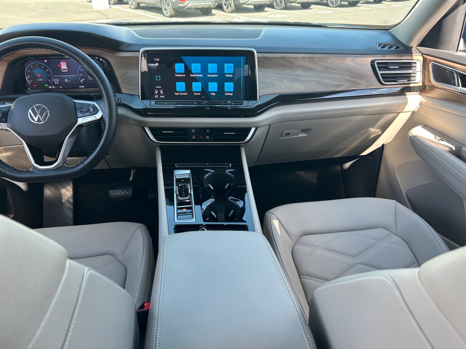 Certified 2026 Volkswagen Atlas SE FWD image 19