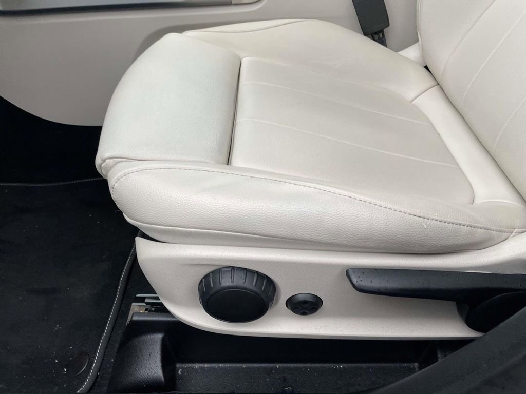 Used 2022 Mercedes-Benz GLB 250 image 28