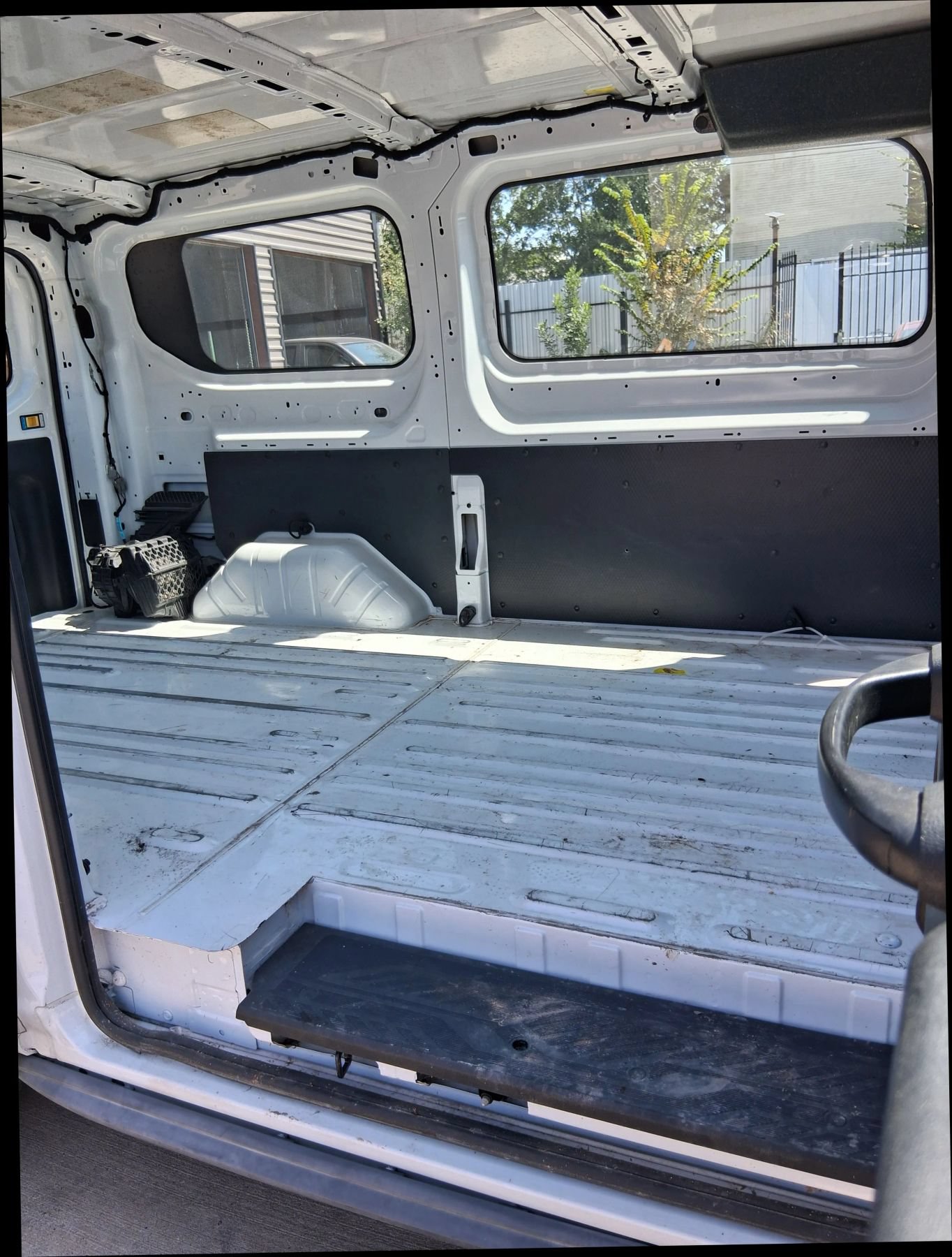 Used 2016 Ford Transit 150 130 Low Roof RWD image 27