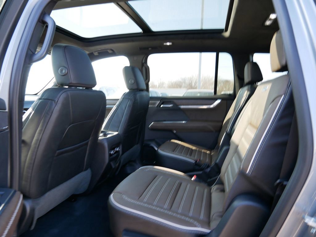 New 2026 GMC Acadia Denali Ultimate w/ LPO, Floor Liner Package image 7