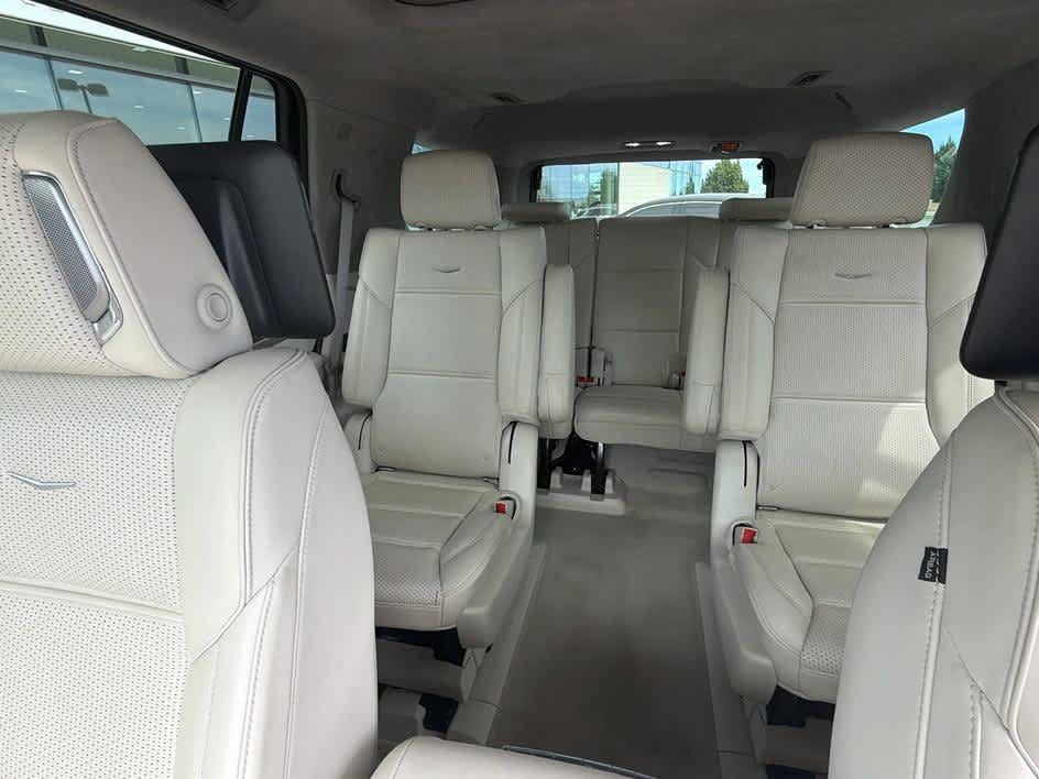 Used 2022 Cadillac Escalade Sport Platinum AWD/4WD image 17