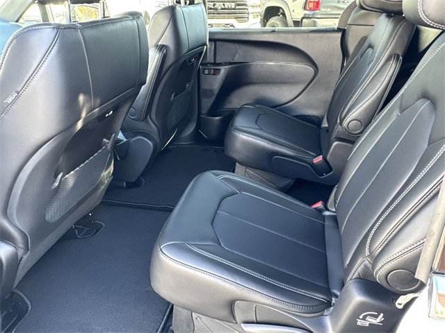 New 2026 Chrysler Pacifica Select image 20