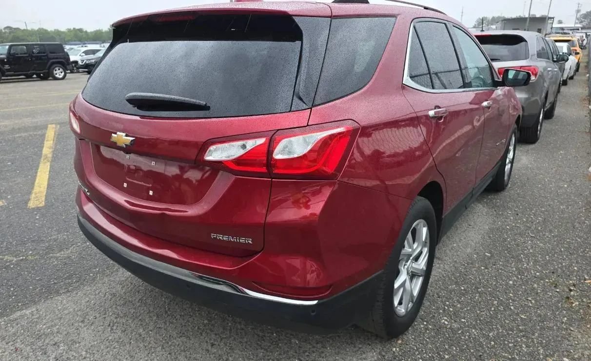 Used 2021 Chevrolet Equinox Premier FWD image 3