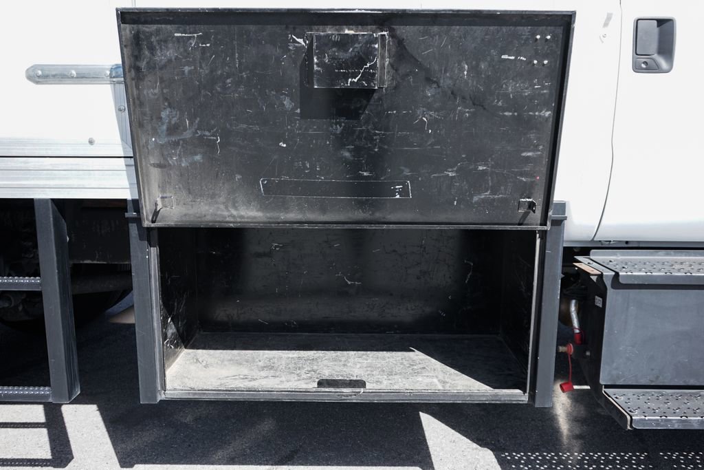 Used 2016 Ford F650 2WD Regular Cab Super Duty image 20