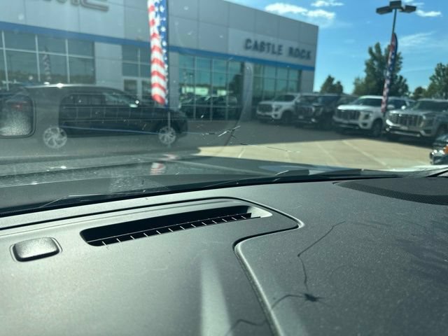 Used 2022 Chevrolet Tahoe Z71 w/ Luxury Package AWD/4WD image 11