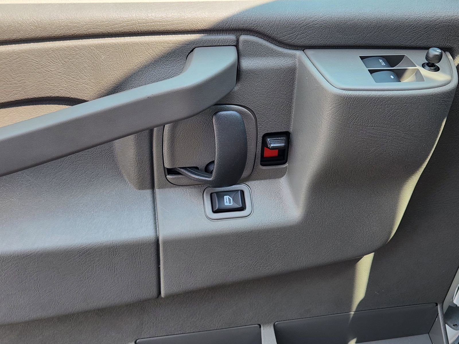 New 2024 Chevrolet Express 2500 image 20