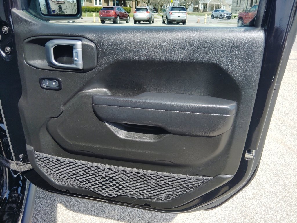 Used 2021 Jeep Wrangler Unlimited Sport AWD/4WD image 32