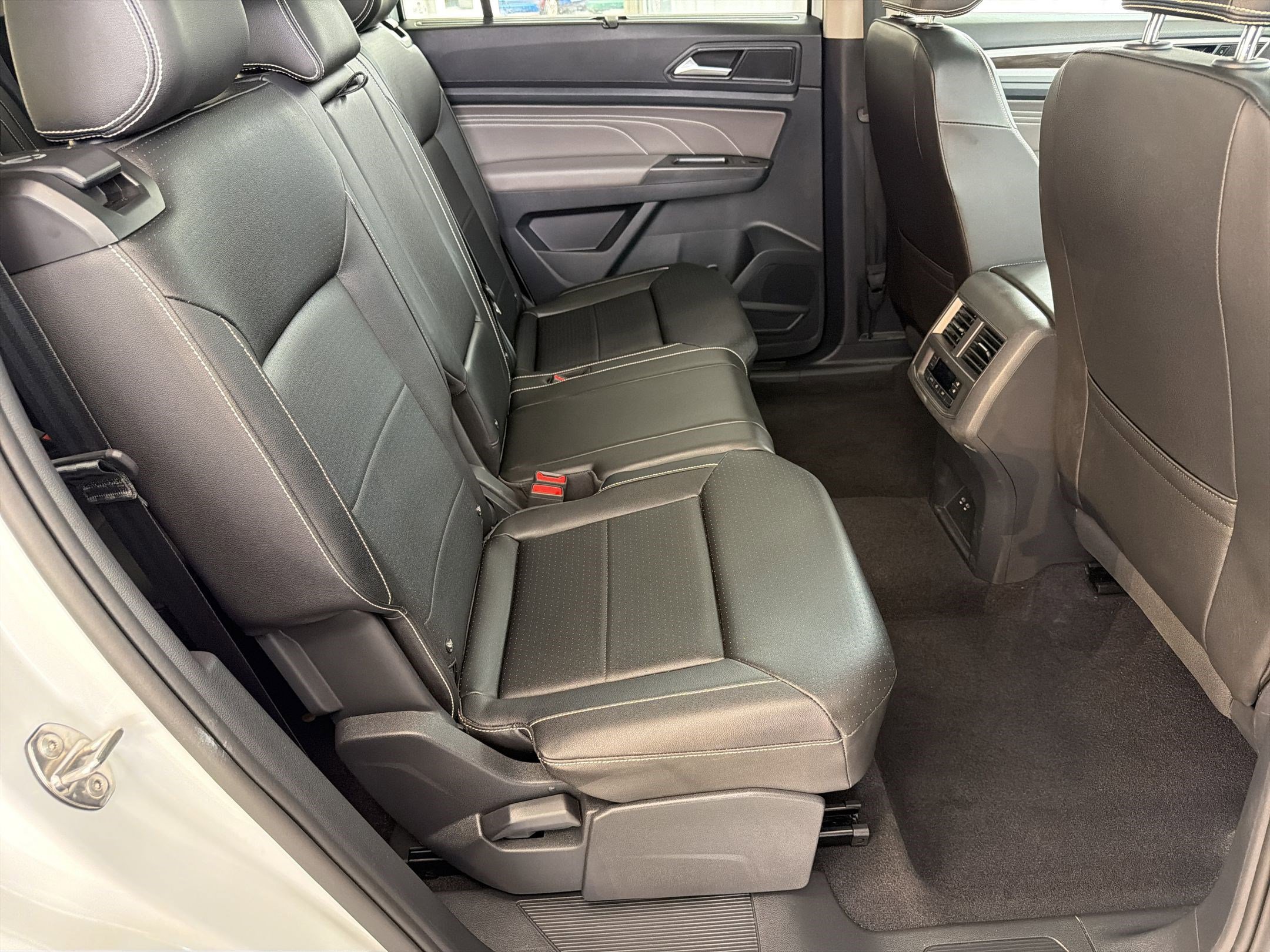 Used 2023 Volkswagen Atlas SE w/ Panoramic Sunroof Package image 30