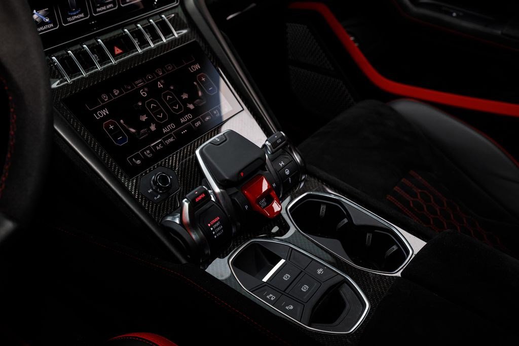 Used 2024 Lamborghini Urus Performante image 33