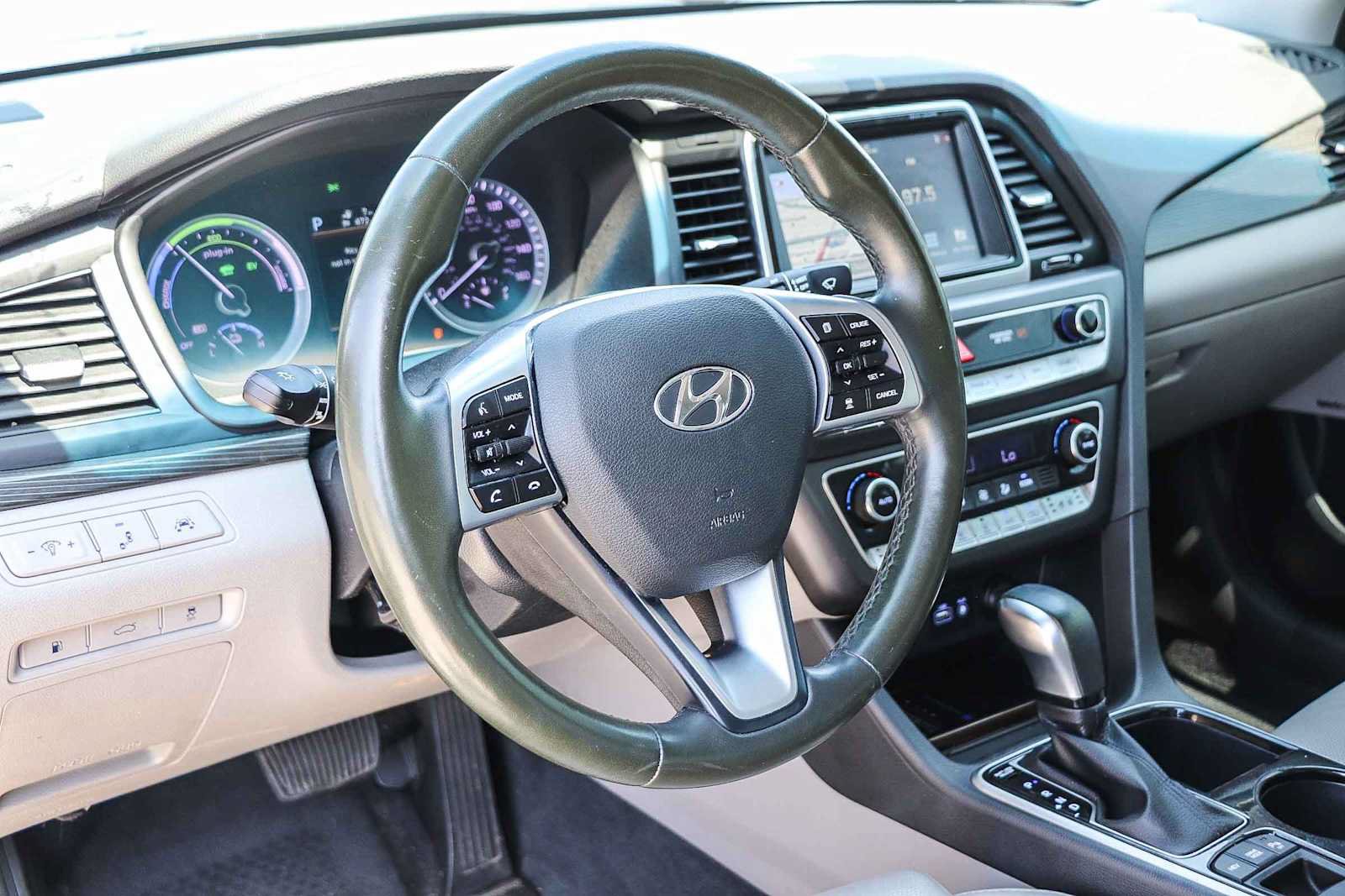 Used 2019 Hyundai Sonata Limited FWD image 16