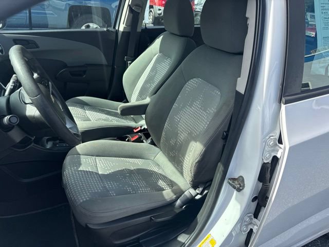 Used 2019 Chevrolet Sonic LT FWD image 9