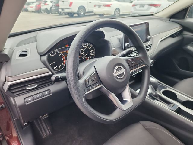 Used 2024 Nissan Altima 2.5 SV image 11