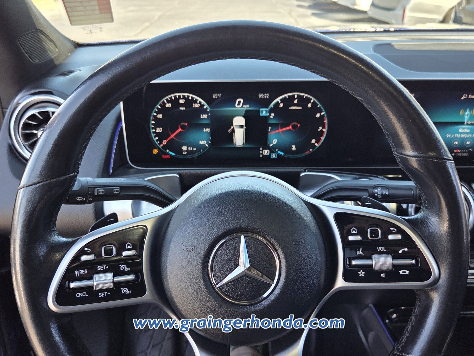 Used 2021 Mercedes-Benz GLB 250 4MATIC w/ Premium Package image 26
