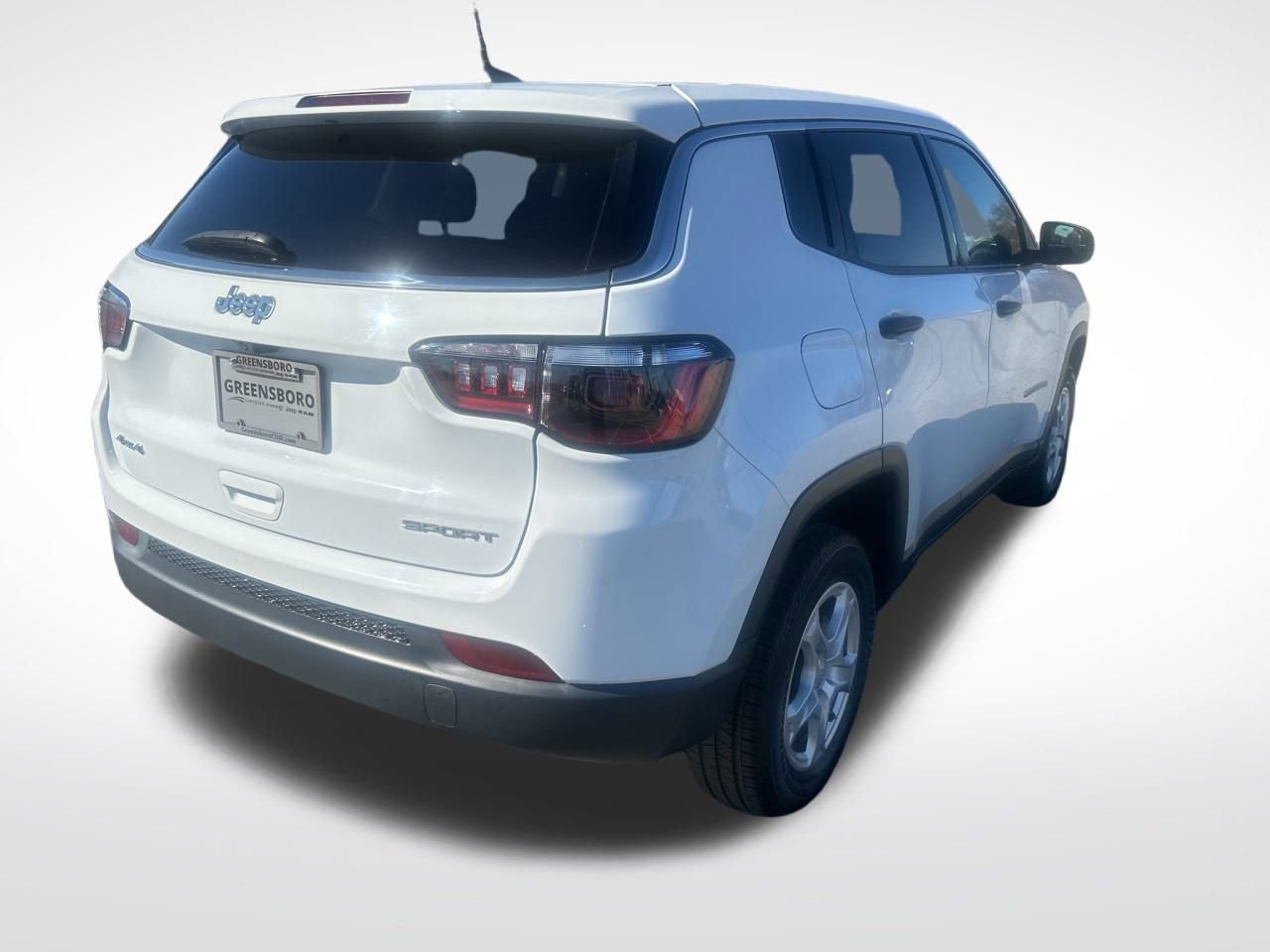 Used 2022 Jeep Compass Sport image 5