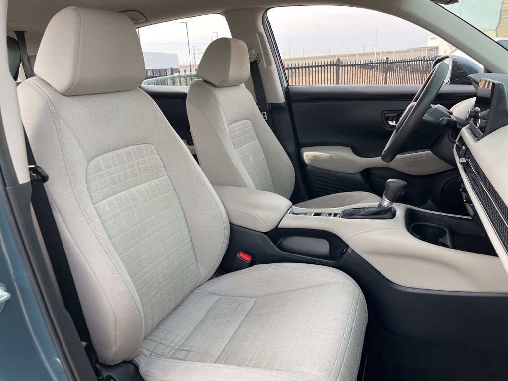 Certified 2025 Honda HR-V LX image 27