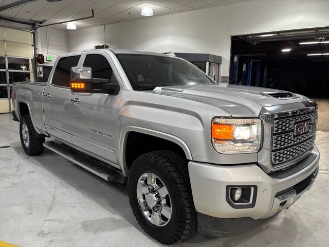 Used 2019 GMC Sierra 3500 Denali w/ Duramax Plus Package AWD/4WD image 9