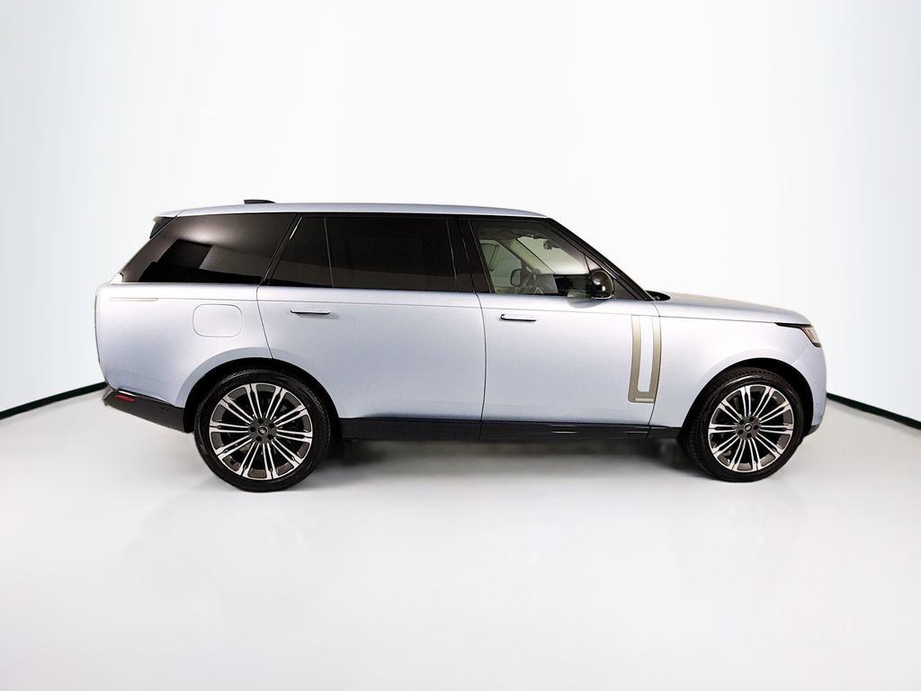 Used 2023 Land Rover Range Rover Long Wheelbase Autobiography image 4