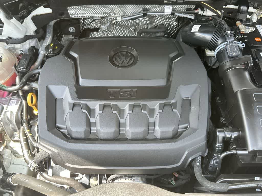 Used 2023 Volkswagen Tiguan SE R-Line image 12