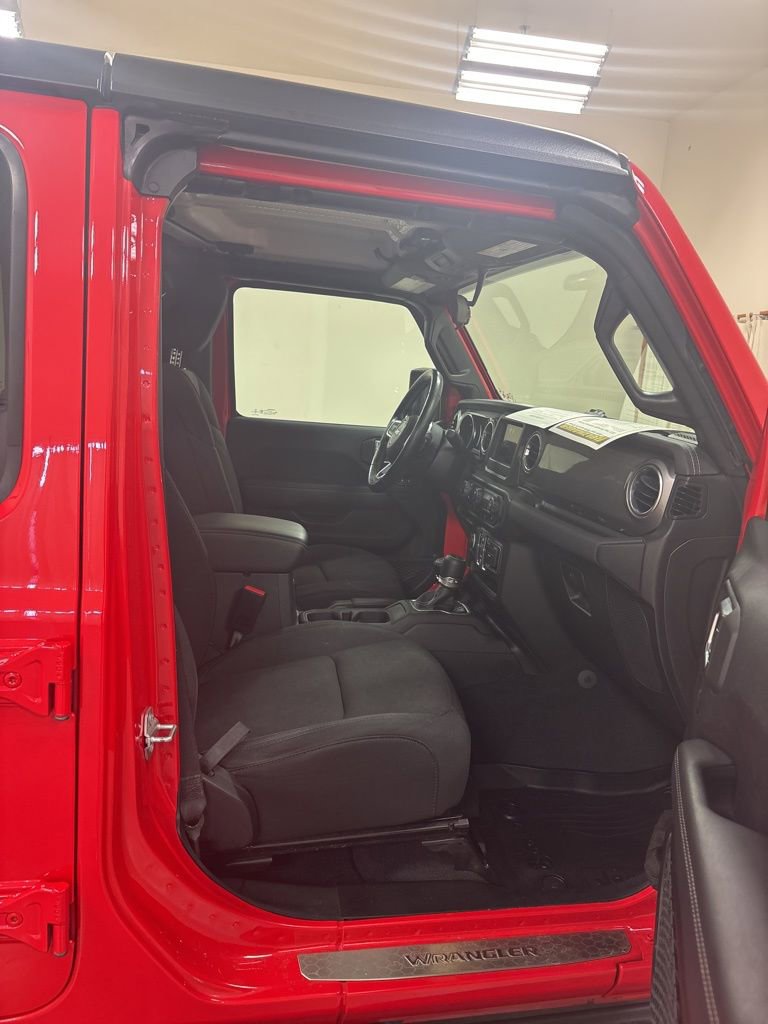 Used 2021 Jeep Wrangler Unlimited Sahara w/ LED Lighting Group image 28