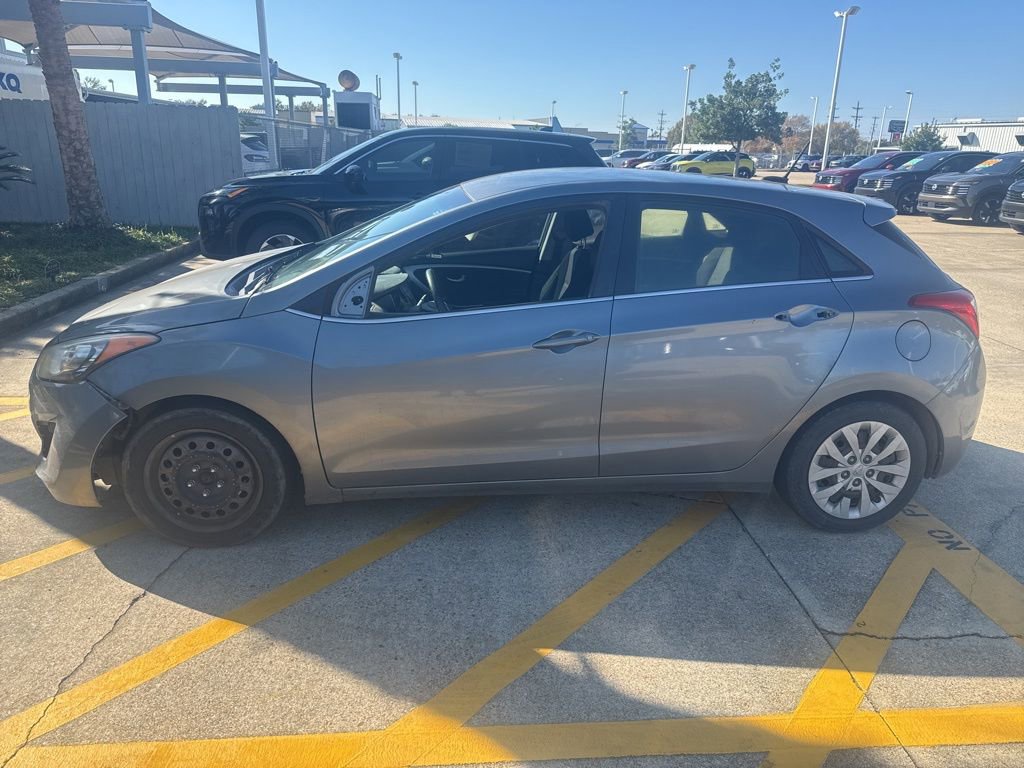 Used 2017 Hyundai Elantra GT image 8