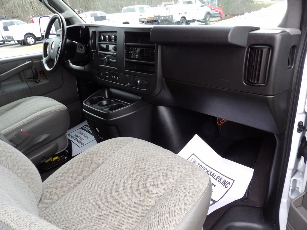 Used 2020 Chevrolet Express 3500 LS image 41